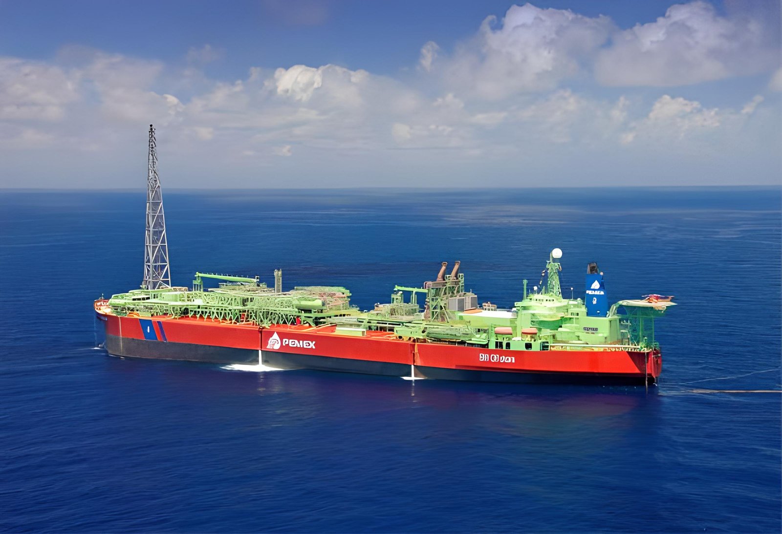 Petróleo y derivados crecen 8.5% hasta abril; Dos Bocas cae 20.1%