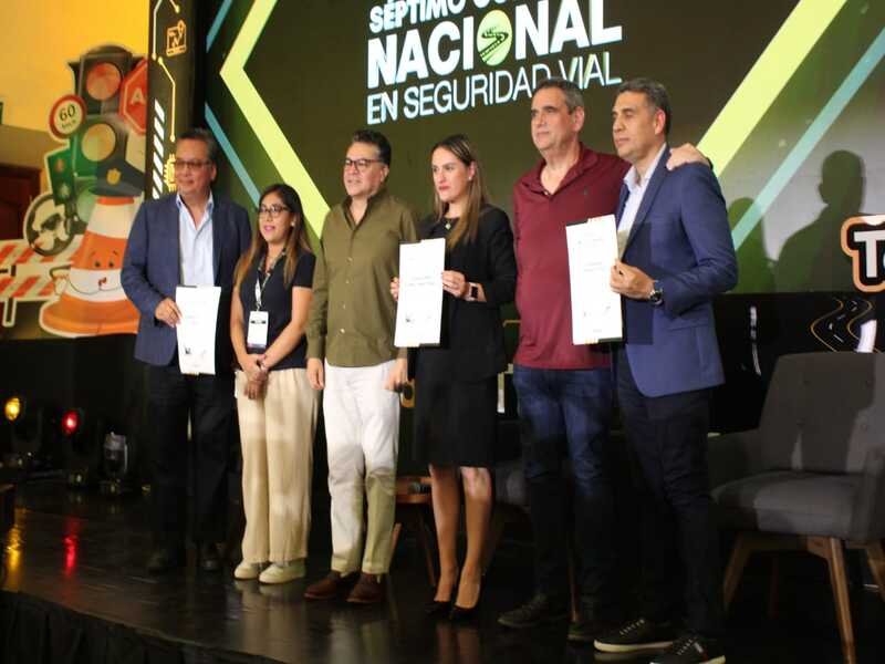 Ferrocarriles se unen para abordar la seguridad en cruces viales