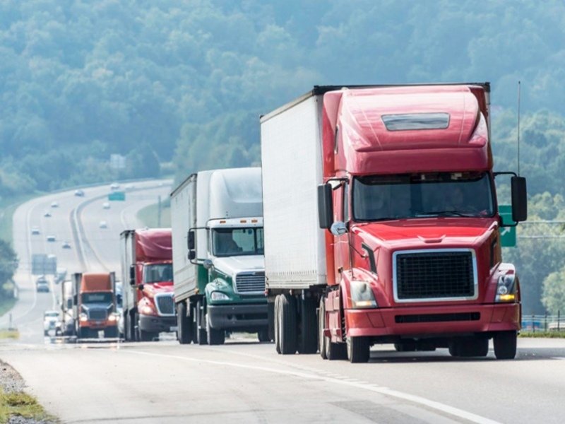 Overhaul reporta 20 mil robos de carga 2023; venden 47 mil SUVs y Minivans