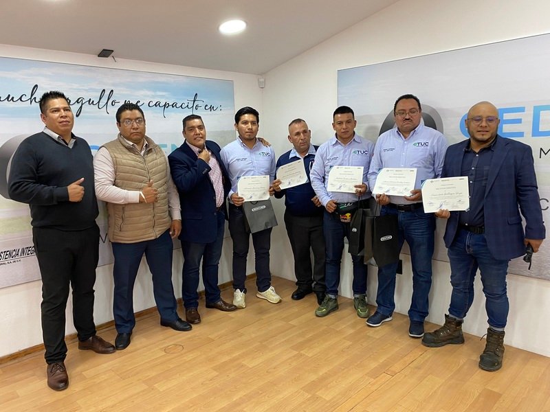 Se gradúa primera generación del CEDEMI, una de las cinco escuelas de conducción certificadas por la STPS y la SCIT