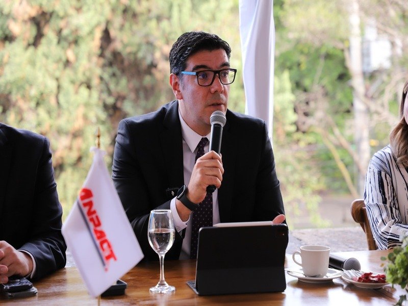 Rogelio Arzate delinea plan para incrementar transporte con vehículos nuevos
