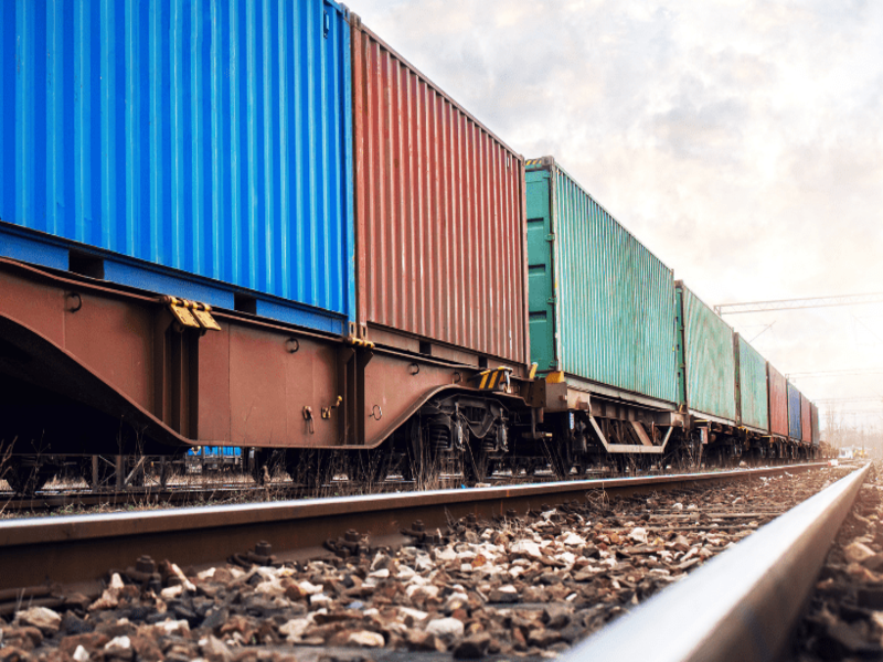 Aumenta 3.99% movimiento de contenedores por ferrocarril