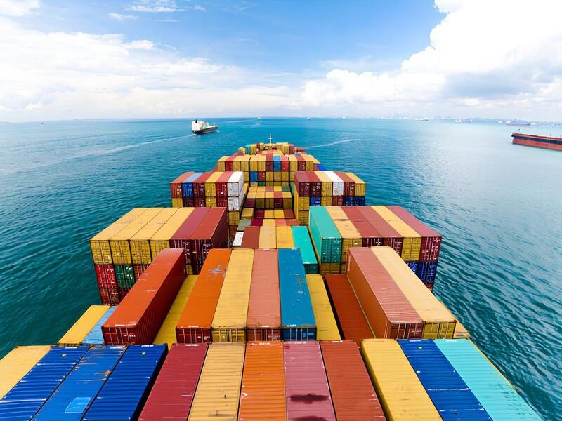 Drewry desciende 3% tarifa por contenedor de 40 pies