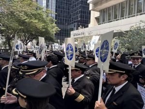 Pilotos retrasan huelga de Aeroméxico: ASPA