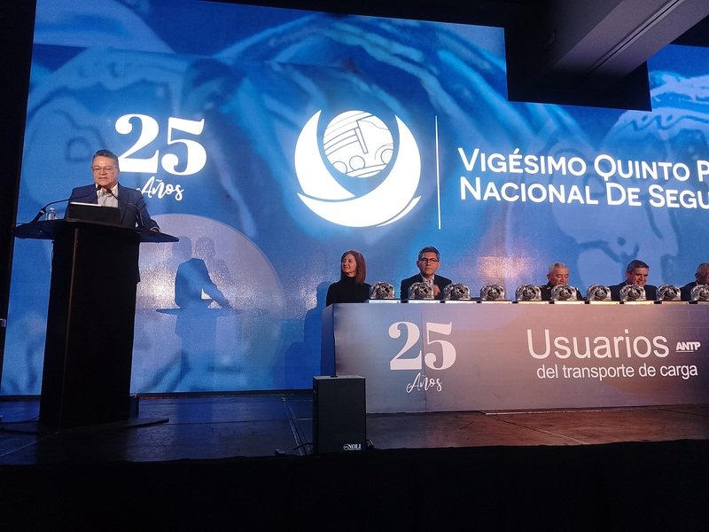 Mil 155 operadores y 23 empresas celebran compromiso con la seguridad vial