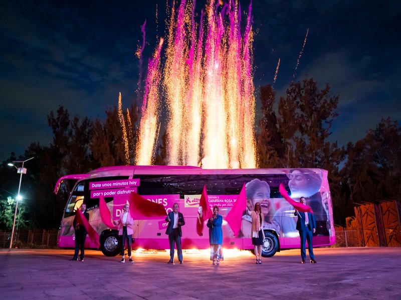 ADO pone sobre ruedas Caravana Rosa contra el cáncer de mama