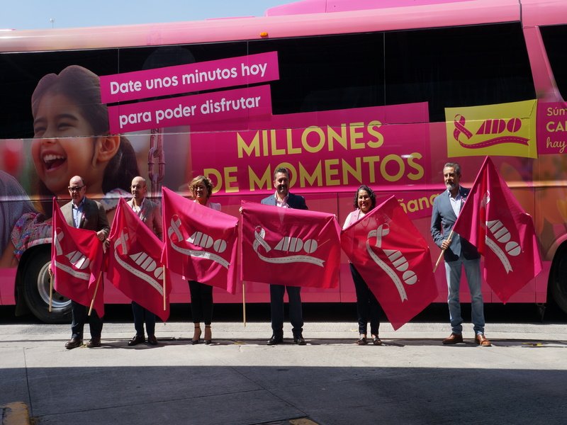 ADO festeja la llegada de la 13ª Caravana Rosa a Puebla