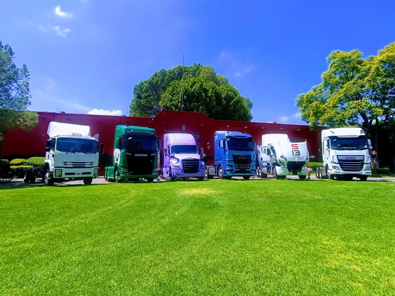 Ventas de vehículos pesados al mayoreo se disparan 11.9%