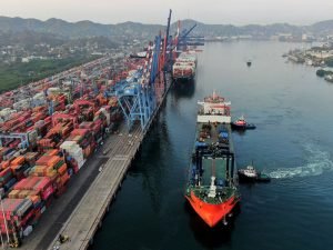Importaciones portuarias con ligero crecimiento 0.2; contenedores avanzan 12.1%