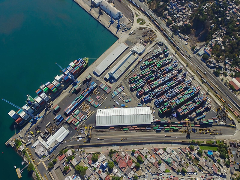 Carga movilizada en puertos descendió 7.7% en 2024; contenedores +12%