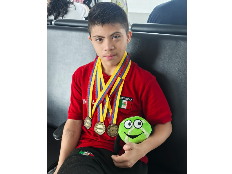 Yerik Farías patrocinado por SSA Marine México, ganó tres medallas de oro en la XXV Olimpiada Iberoamericana Especial
