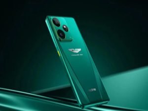 Realme presenta en México su edición especial GT7 en colaboración con Aston Martin Aramco Fórmula 1
