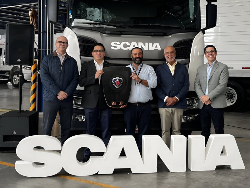Frio Express incorpora 10 unidades Scania 460 R 6x4 a su flota