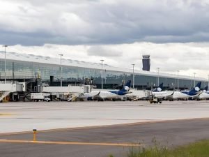 EE.UU. cancela 13 rutas aéreas de México, especialistas exigen respeto al convenio bilateral