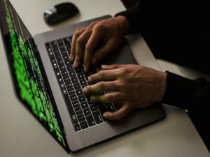 IT-ANÁLISIS: DHL advierte impacto de devoluciones en compras online