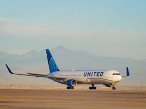 IT-ANÁLISIS: Acciones de aerolíneas se desploman por el conflicto en Medio Oriente