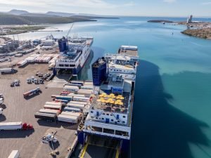 OMI prueba +AI en puerto Pichilingue para reducir combustible en buques