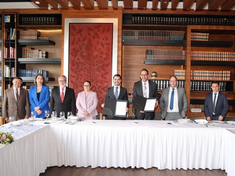 PASE y CANACAR firman intención por adopción de telepeaje en autopistas