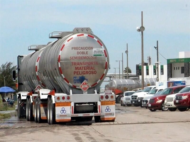 Nueva norma obliga QR  y GPS en camiones de transporte de combustibles