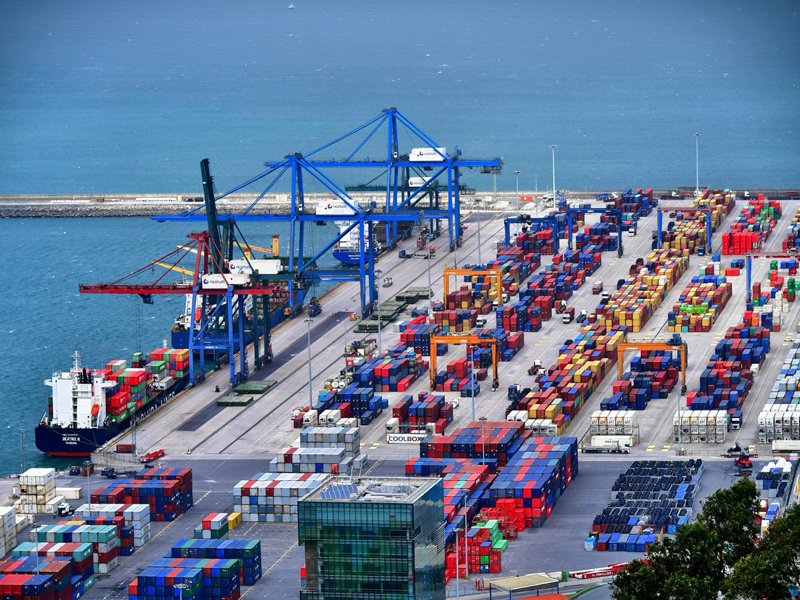 Tarifas de contenedores suben 9% por alzas en rutas transpacíficas y Asia-Europa