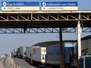 Cierre de escuelas en EE.UU. presiona al autotransporte mexicano